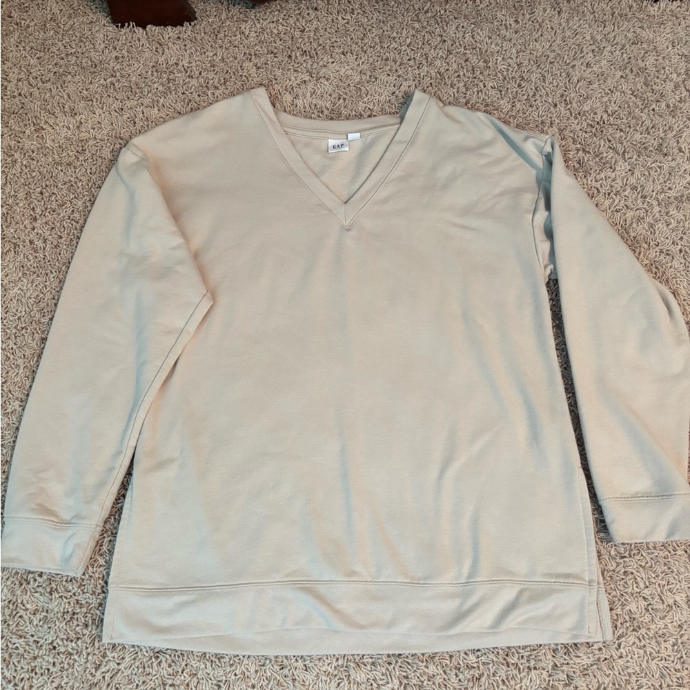 Gap Women's V-Neck oversized sweatshirt - Cream